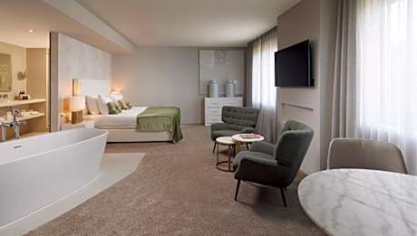 Amethyst Quartz Suite