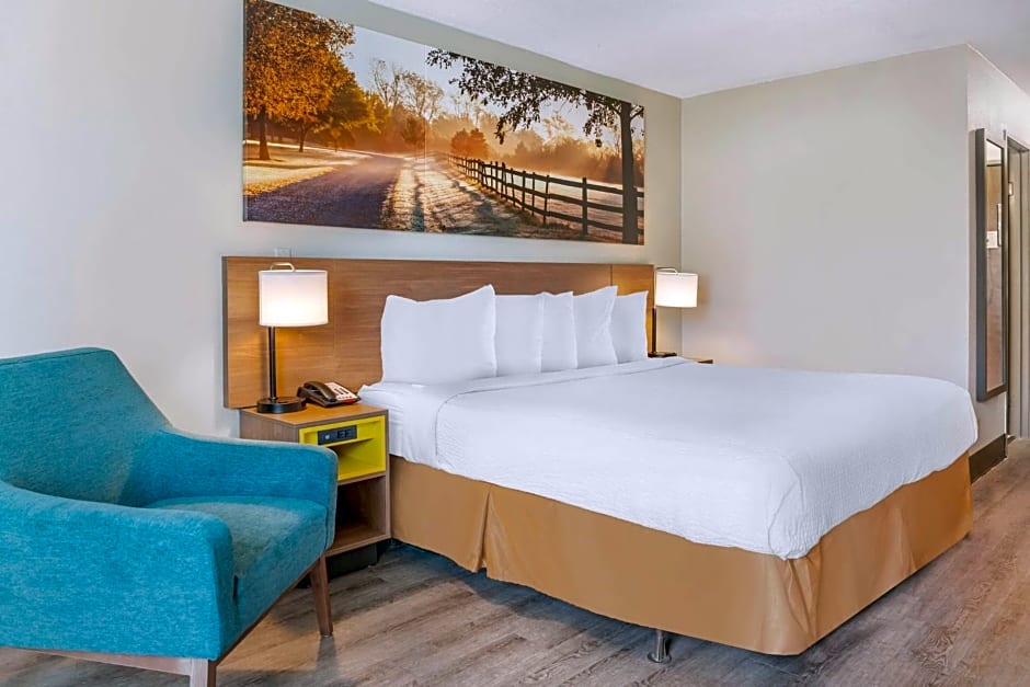 Days Inn & Suites by Wyndham Rocky Mount Golden East