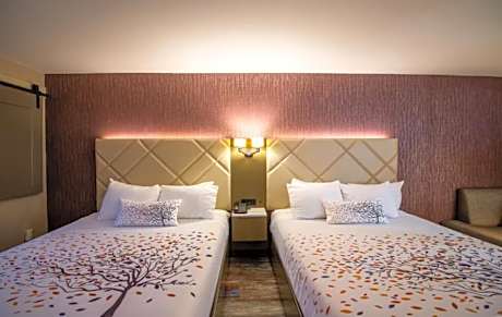 Queen Room with Two Queen Beds on Upper Floor