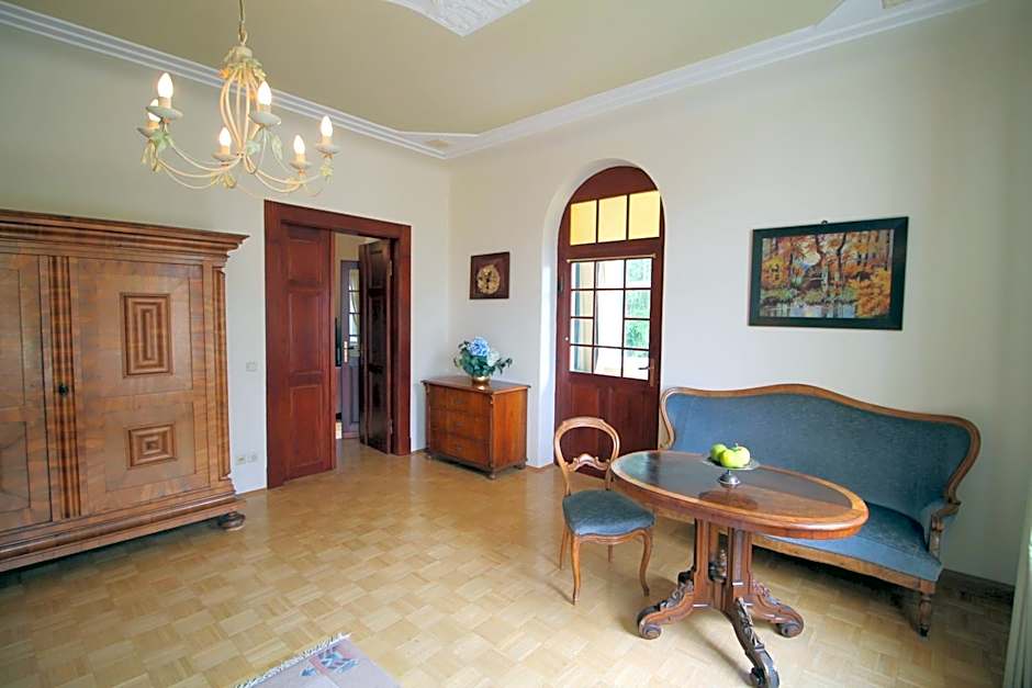 Hotel-Appartement-Villa Ulenburg