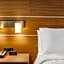 Holiday Inn Express & Suites - Lincoln Downtown By IHG