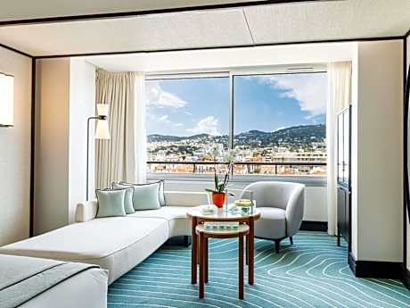 Deluxe Junior Suite with city view