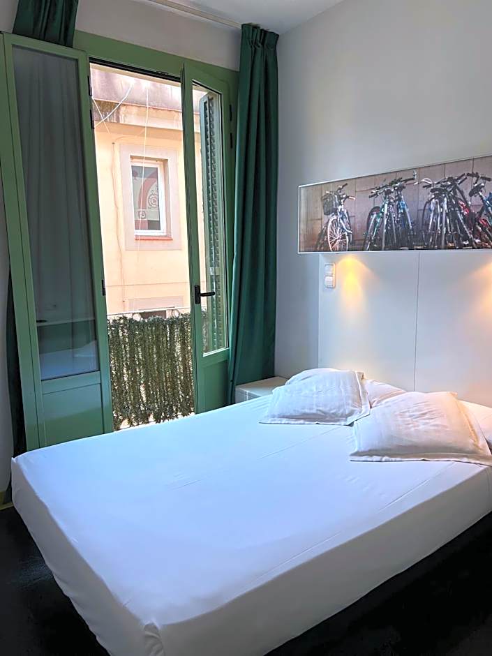 hostalravalrooms