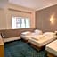 Man Va Hotel