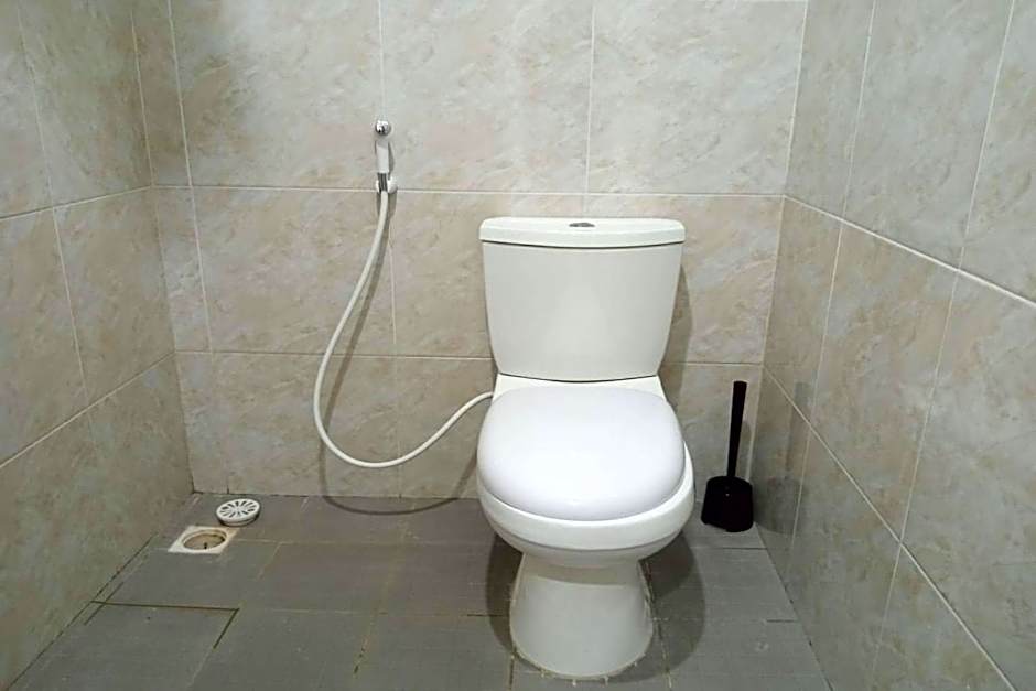 Capital O 93728 Guest House Cemara