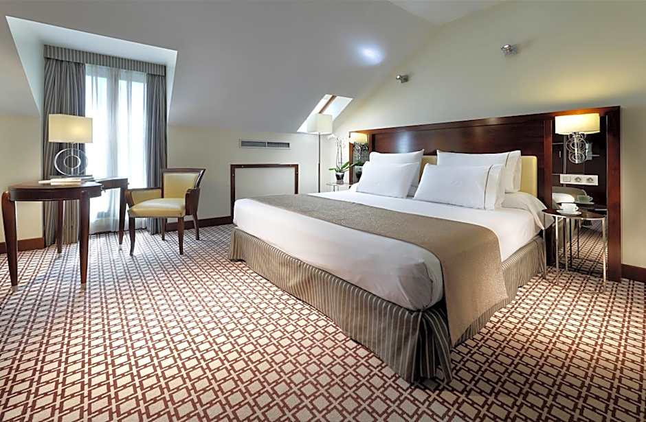 Photo 1 of 4 of Suite