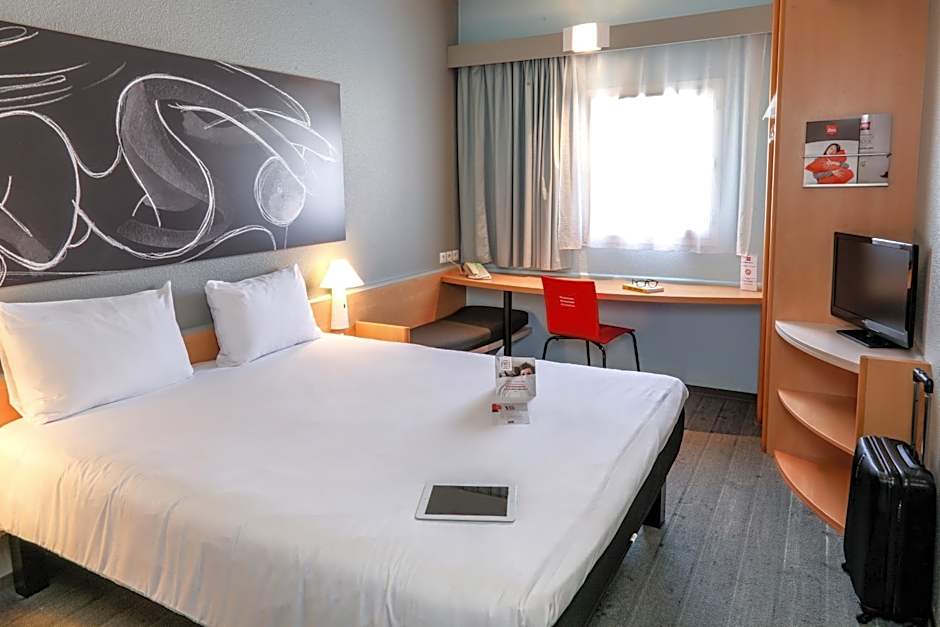 ibis Orange Sud