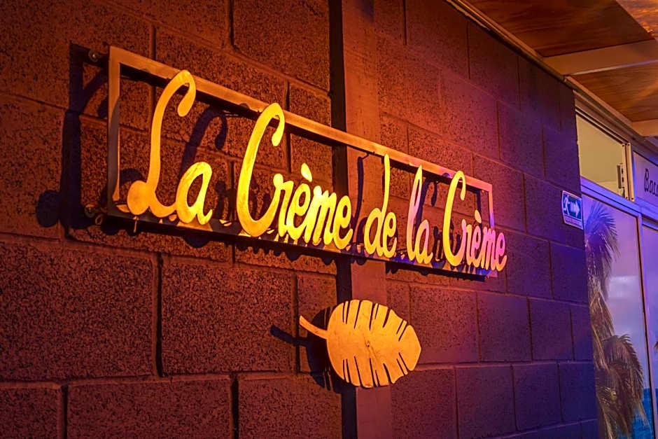La Créme de la Créme Hostel