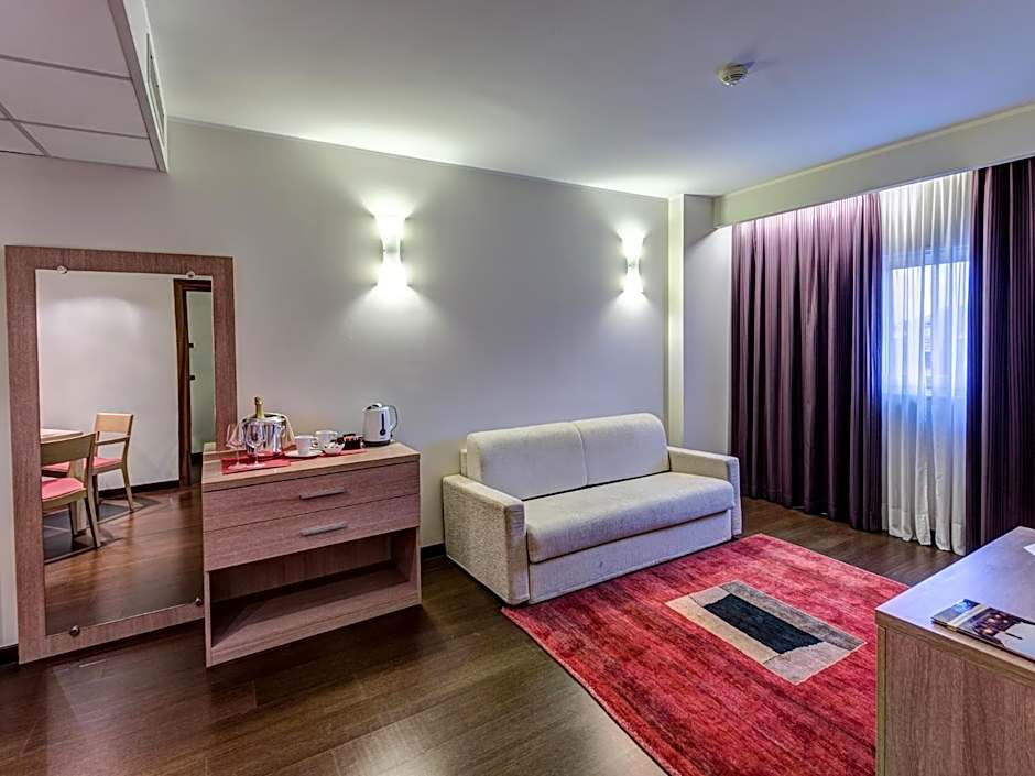 Hotel Capital