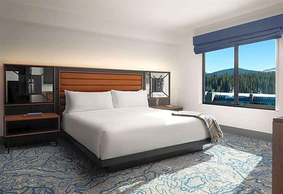 Hotel Alpenrock Breckenridge, Curio Collection by Hilton