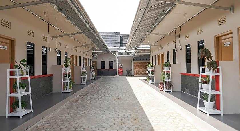 RedDoorz Syariah near Hajimena Lampung