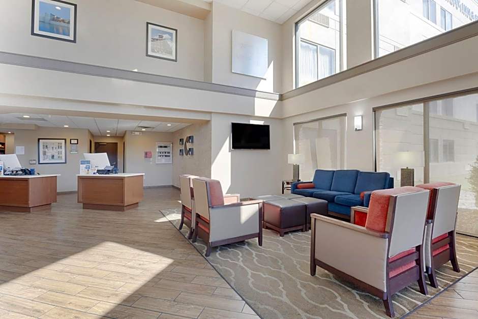 Comfort Inn & Suites Wichita Northeast