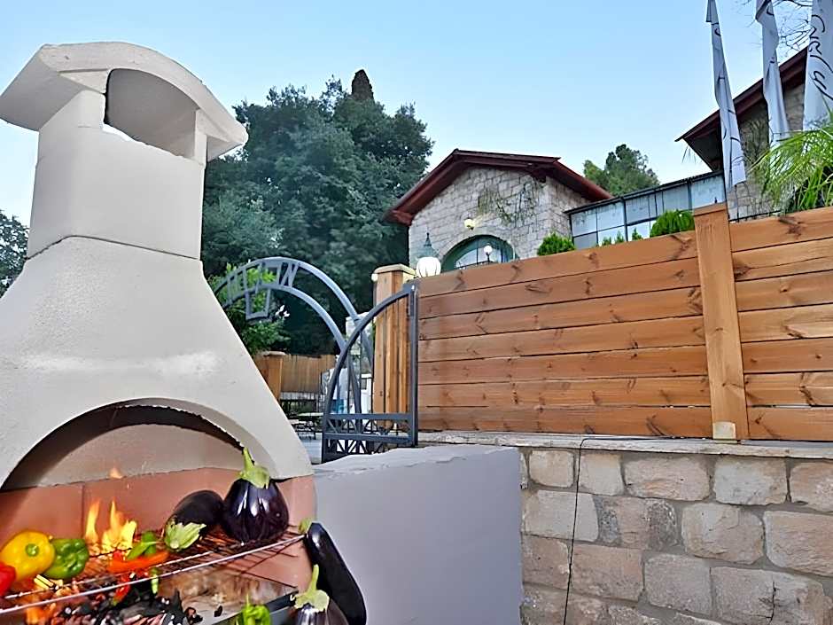 Azulat Even Hen Lodge