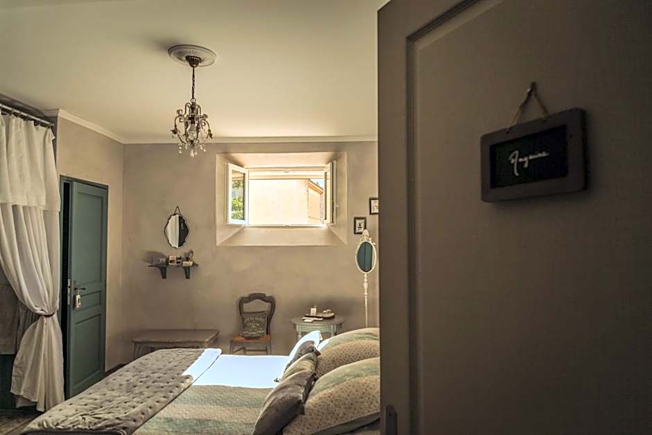 CHAMBRES D'HÔTES L'Oréliane en Provence Adults Only