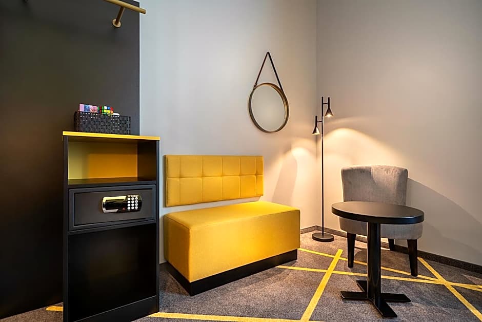 Holiday Inn - The Niu Fury Aschheim Messe By IHG