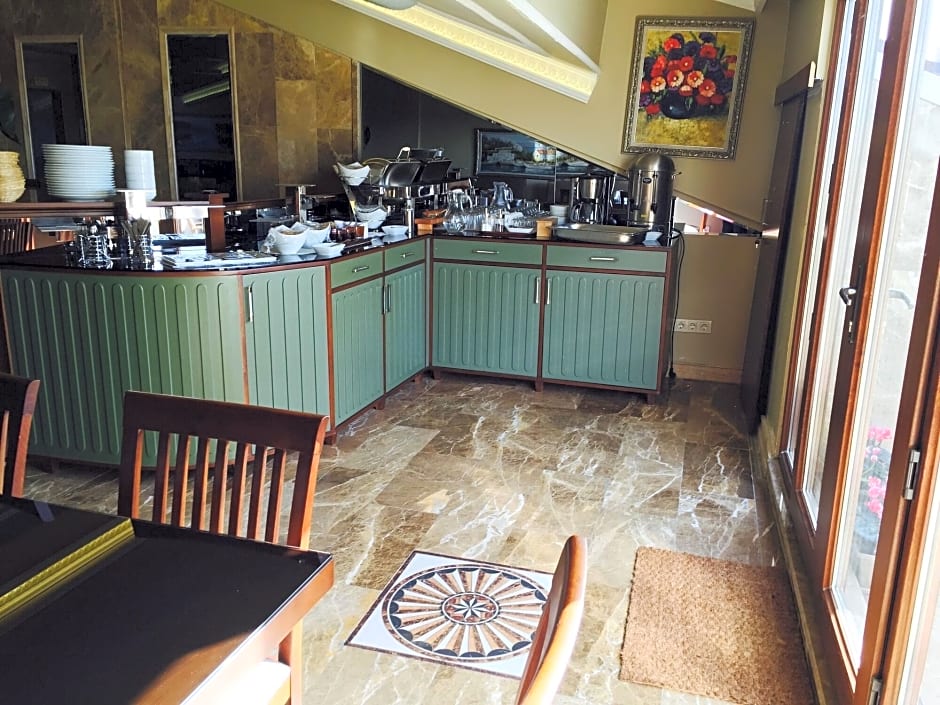 Kadikoy Park Suites Hotel