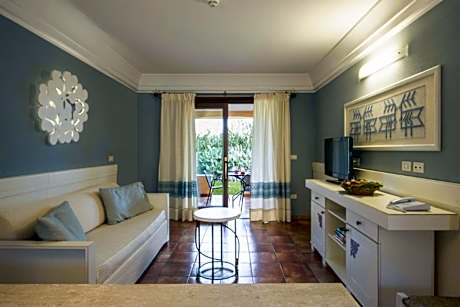 Tranquil Lantana Resort Hotel  Apartments 1 Bedroom room apartment sleeps 5