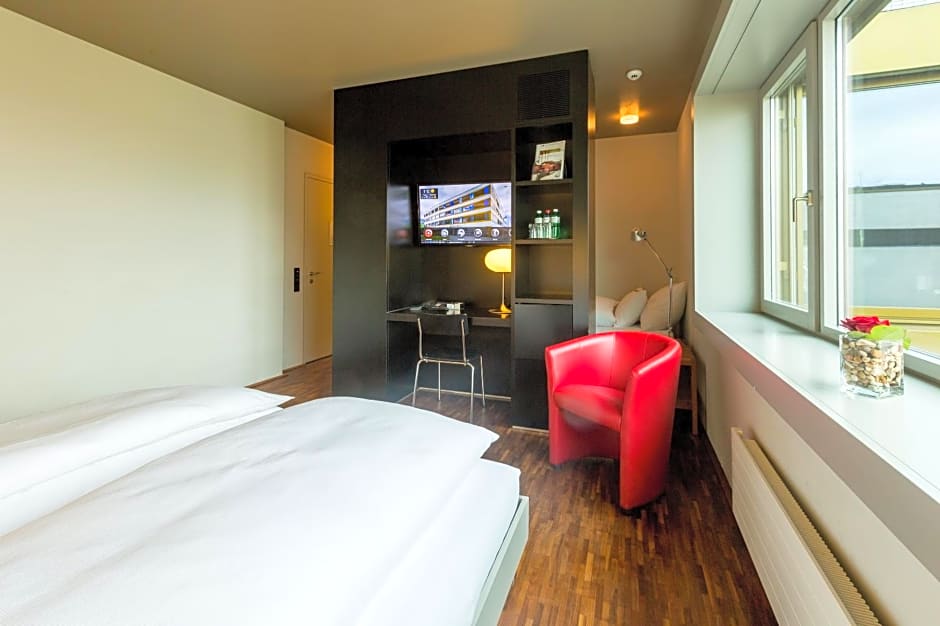 dasbreitehotel am Rhein