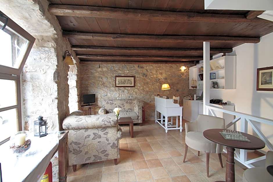 Trapela Areopolis, Boutique Hotel