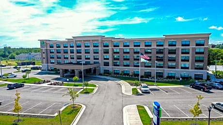 Holiday Inn Express & Suites Elizabethtown North By IHG