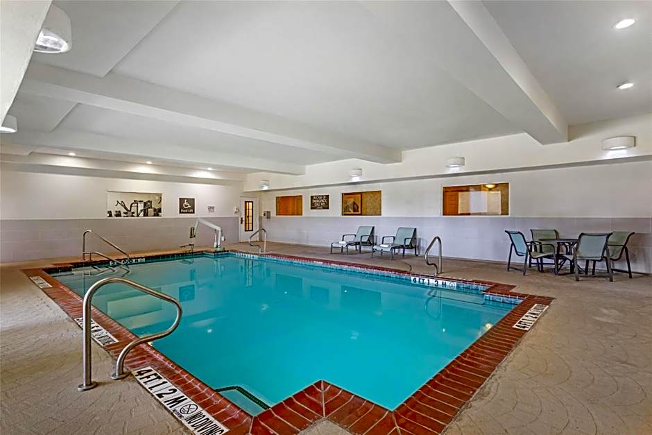 Best Western Plus Monica Royale Inn & Suites