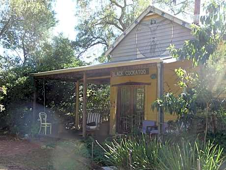 Black Cockatoo Lodge