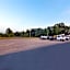 Days Inn by Wyndham Savannah