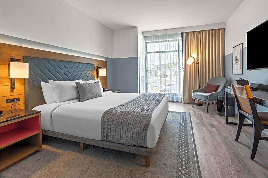 Photo 1 of 10 of King Room with Mountain View