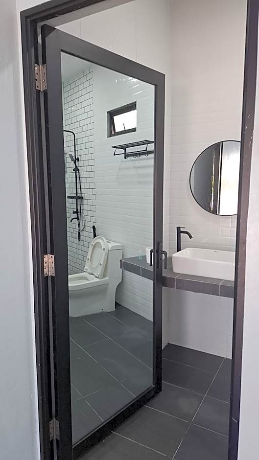 Ella's Place Salang Tioman