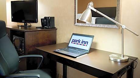 Queen Room with Roll-In Shower - Disability Access/Non Smoking