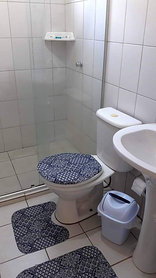 Apartamento TOP CLIMATIZADO em CRICIÚMA-SC - ótimo CUSTO-BENEFÍCIO - Cozinha completa - Cama Box - WiFI - Smart TV - Apps YouTube - NetFlix - Prime Vídeo - Garagem coberta - Portaria Digital 24h - Lugar sossegado e arborizado - Acomoda até 5 pessoas