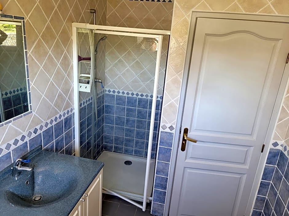 Les chambres d'hôtes d'Eloïse, piscine privée