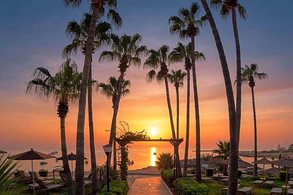 Cavo Maris Beach Hotel