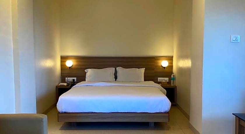 The Byke Skylark Seafront Resort, Dapoli