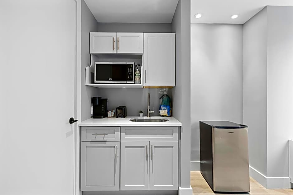 Global Luxury Suites at The Arches