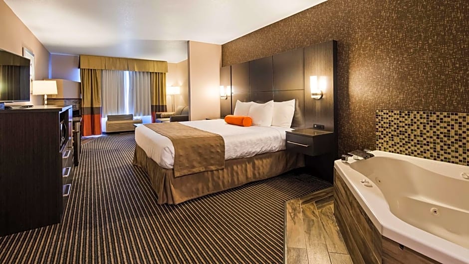 Best Western Plus Rama Inn & Suites