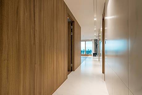 Signature penthouse blue