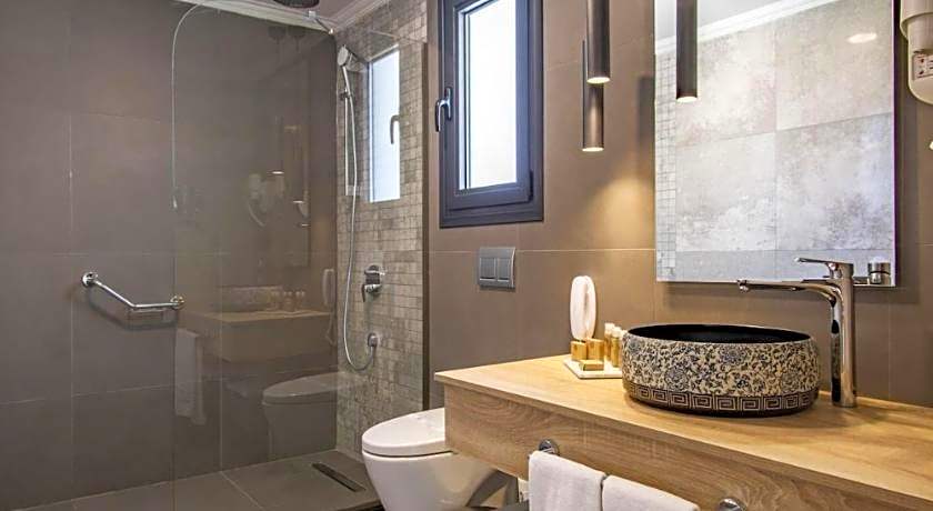 Maia Luxury Beach Hotel