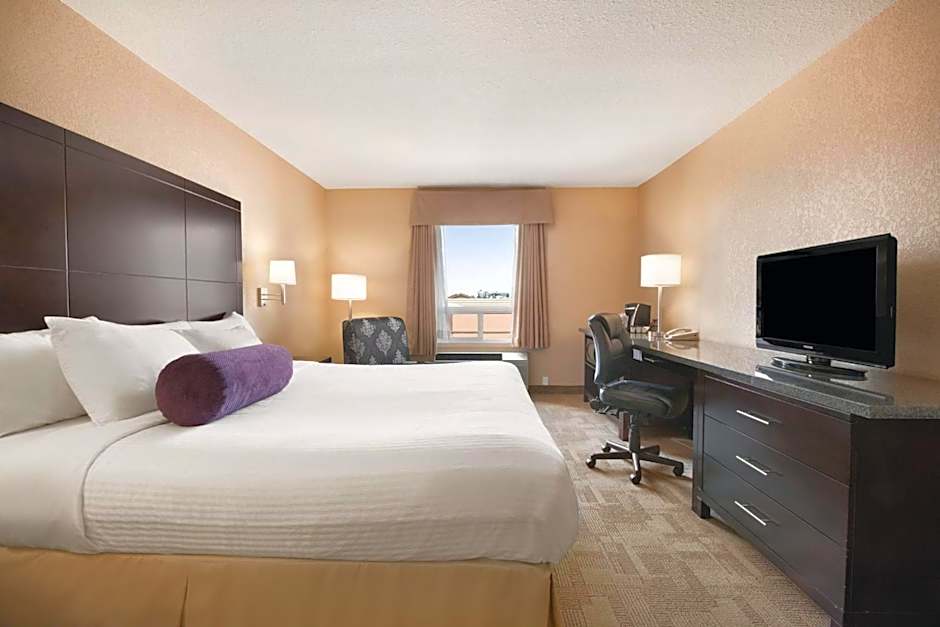 Prairie Crest Calgary Airport by IHG