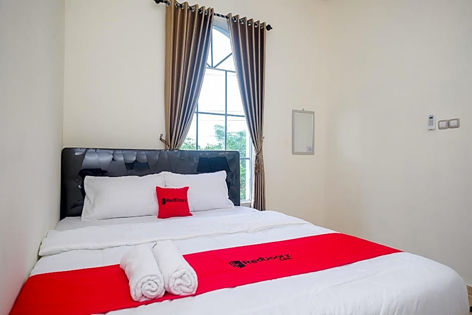 RedDoorz near Terminal Bus Purwokerto