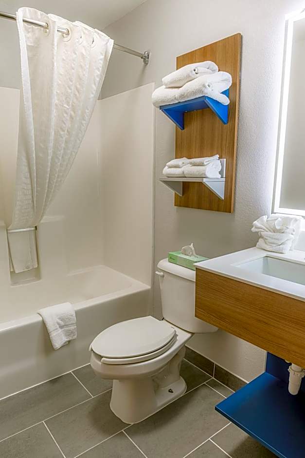 Microtel Inn & Suites by Wyndham Kingsland Naval Base I-95