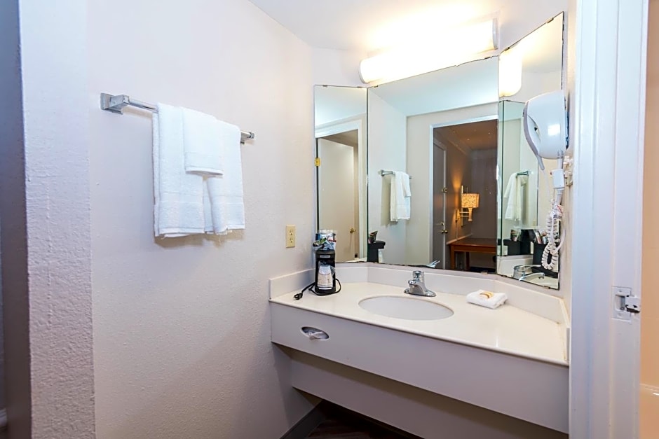 La Quinta Inn by Wyndham Clute Lake Jackson