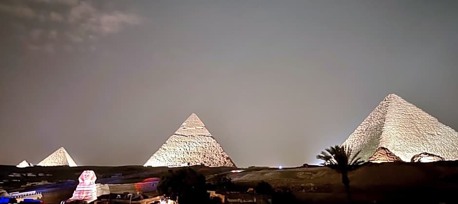 The Gate Hotel Front Pyramids & Sphinx View