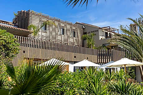 Hôtel les jardins du canal - piscine chauffée - solaire eco responsable - parking - garage - bornes électriques - accueil vélos - kids friendly