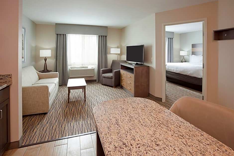 GrandStay Hotel & Suites