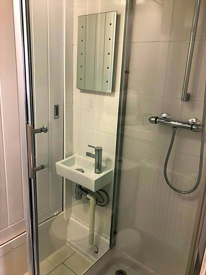 The Horseshoe and Castle