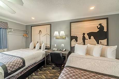 2 Queen Beds Non-Smoking