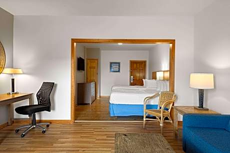 2 Double Beds, Suite, First or Second Floor, Non-Smoking