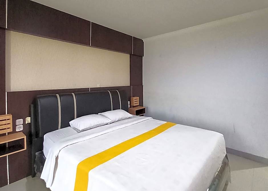 RedDoorz near Poso City Mall