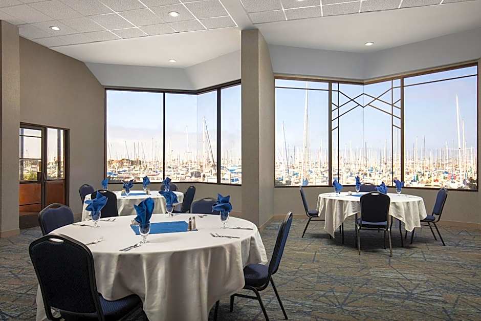 Holiday Inn Express Hotel & Suites Ventura Harbor By IHG